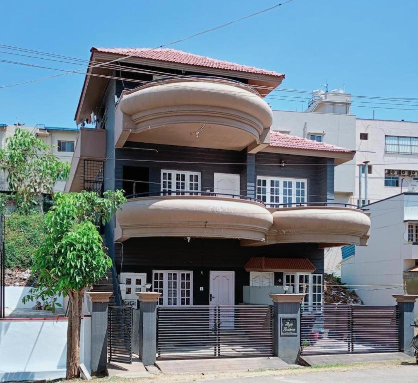Hegde Residency Villa Chikmagalūr Buitenkant foto
